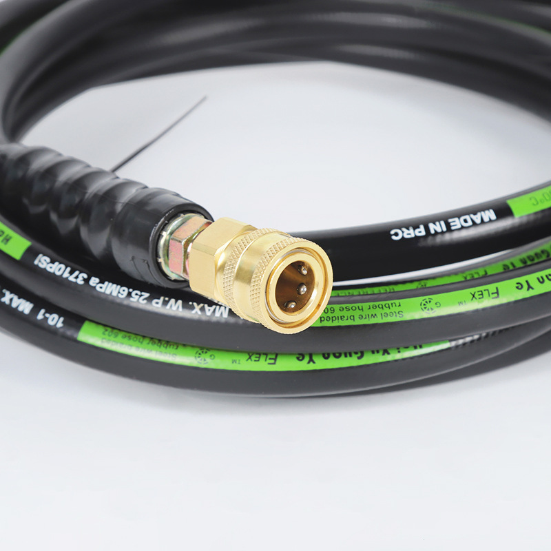 Auto-wasmachine hogedruk waterpistool aangepast aan rioolslang